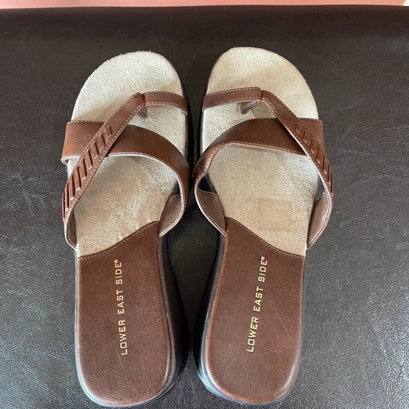 Lower East Side Sandals in a size 7 1/2 - Picture 5 of 17